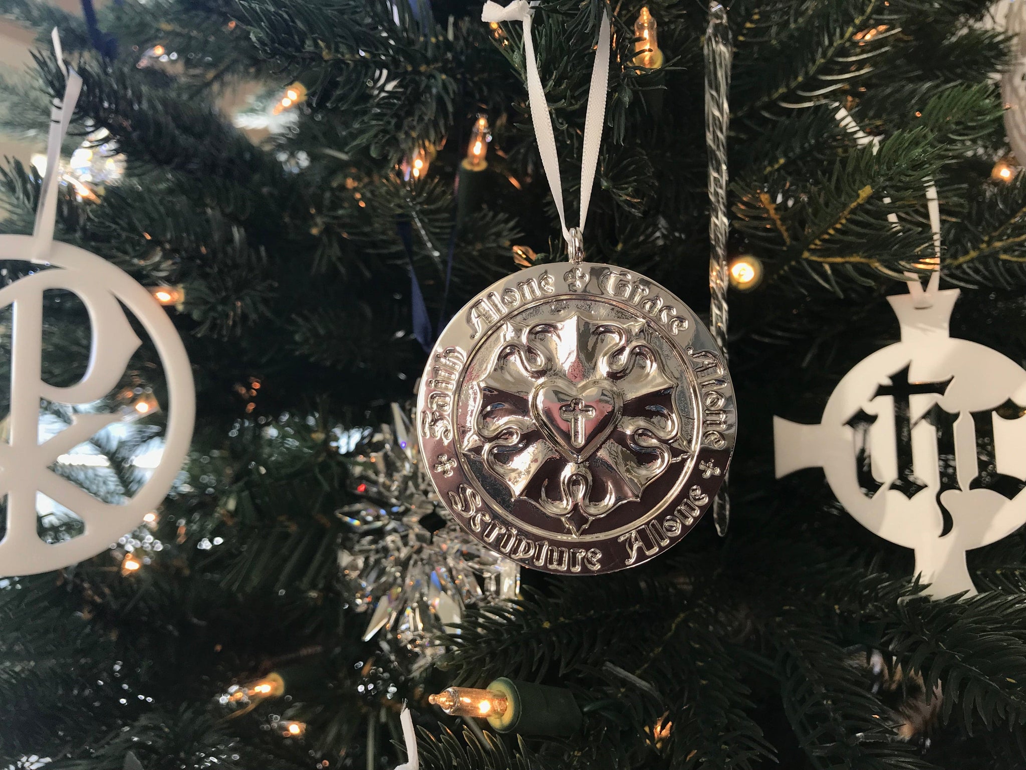 Ad Crucem Luther Rose Christmas Pewter Ornament English and Latin Solas