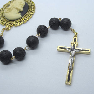 Kelly's Gold/Black Cameo Chaplet