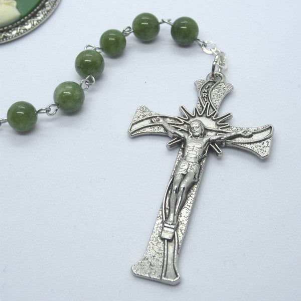 Kelly's Green Jade Cameo Chaplet - Ad Crucem