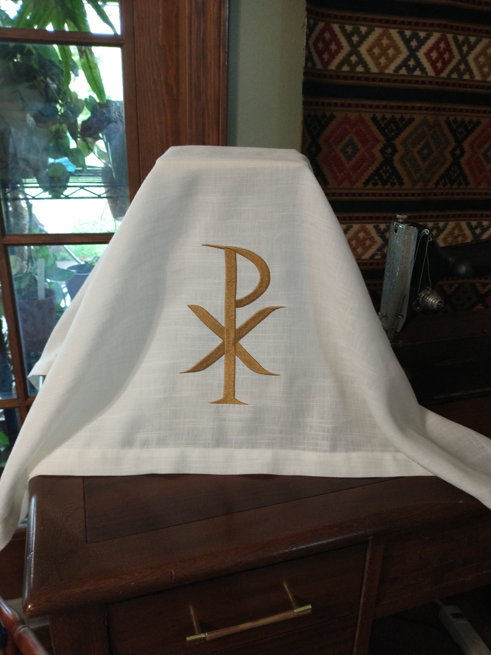 Anna Hart - Linen Urn Pall