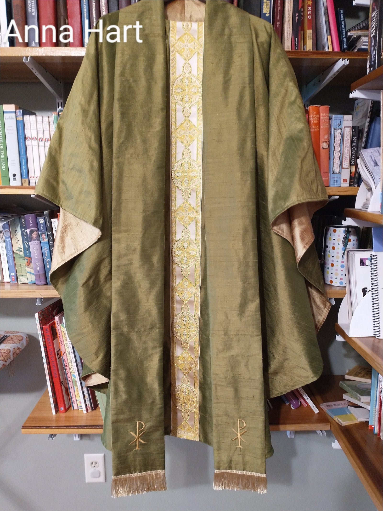 Anna Hart - Silk Dupioni Chasuble and Stole
